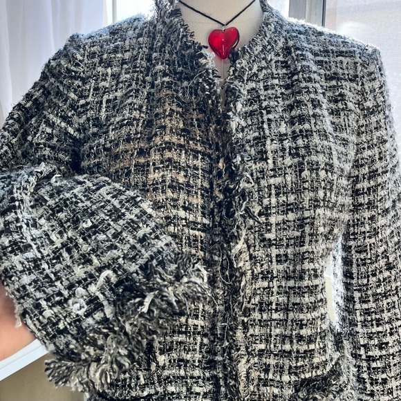 Boston Proper woven tweed chic Black and white jacket with frayed hem size M - Picture 5 of 11